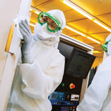 KIMTECH PURE W4 Cleanroom Wipe ISO Class 4 100 Count Double Bag 9 X 9 Inch NonSterile Disposable (566444_CS) 500/CS