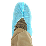 Safety Zone® PolyLite® Polypropylene Non-Skid Shoe Covers, Blue, 100/Bag, 3 Bags/Case, 18" (SZNM2105B-NS-18) Case of 150 Pairs