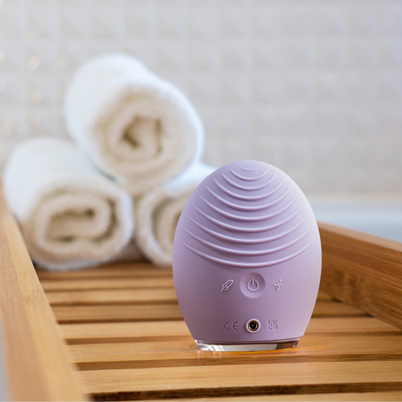 LUNA™ 4 Sensitive Skin Facial Cleansing Brush and Massage Device LUNA™ 4 Sensitive Skin (1244542_EA) 1/EA