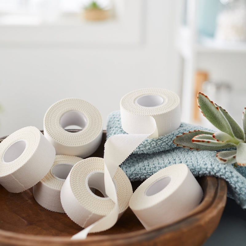 Kendall™ Standard Porous Medical Tape White 1 Inch X 10 Yard Cloth NonSterile (742655_RL) 1/RL