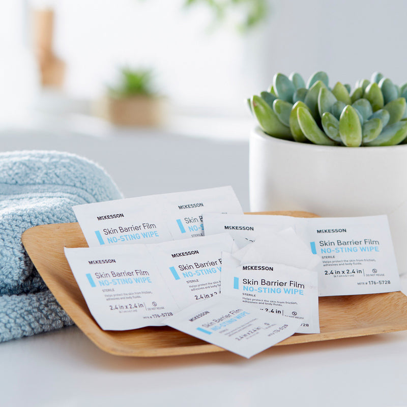 McKesson No Sting Skin Barrier Wipe 75 to 100% Strength Hexamethyldisiloxane Individual Packet Sterile (1088820_EA) 1/EA