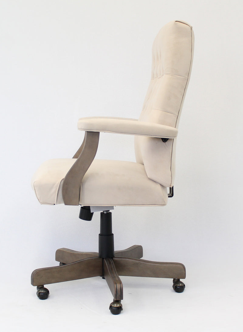 Boss Executive Champagne Velvet With Driftwood Finish Frame (B905DW-CMP) Each