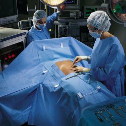 O&M Halyard Inc Abdominal Drape Laparoscopic / Abdominal Drape 100 W X 76 W X 124 L Inch Sterile (471282_CS) 15/CS
