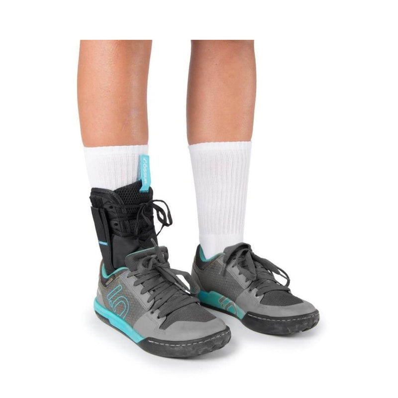 Ossur® FormFit® Ankle Brace with Figure 8 Medium Lace-Up / Figure-8 Strap Foot (613428_EA) 1/EA